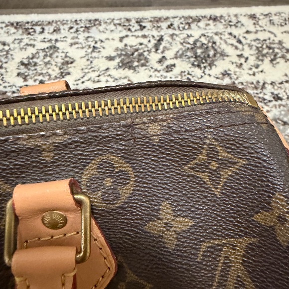 Louis Vuitton Speedy 30 Brown Monogram Satchel - Picture 8 of 10
